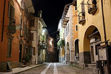 Via Roma in notturna